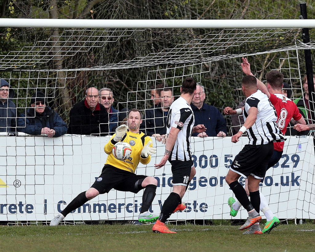 St Ives Town FC v AFC Rushden & Diamonds. EvoStik Southern Football League Division One Central